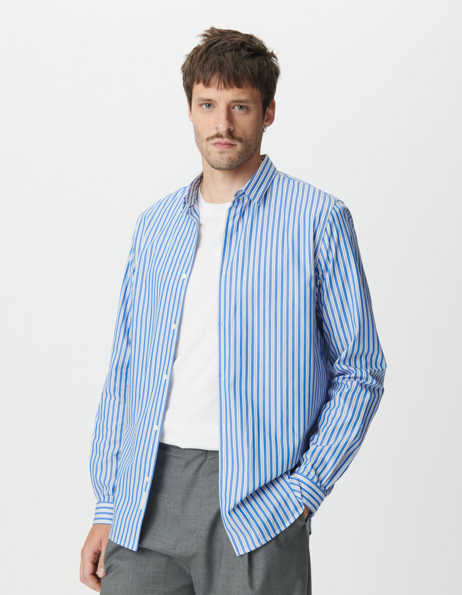 herrenhemd mit schmaler passform und blauem streifenmuster