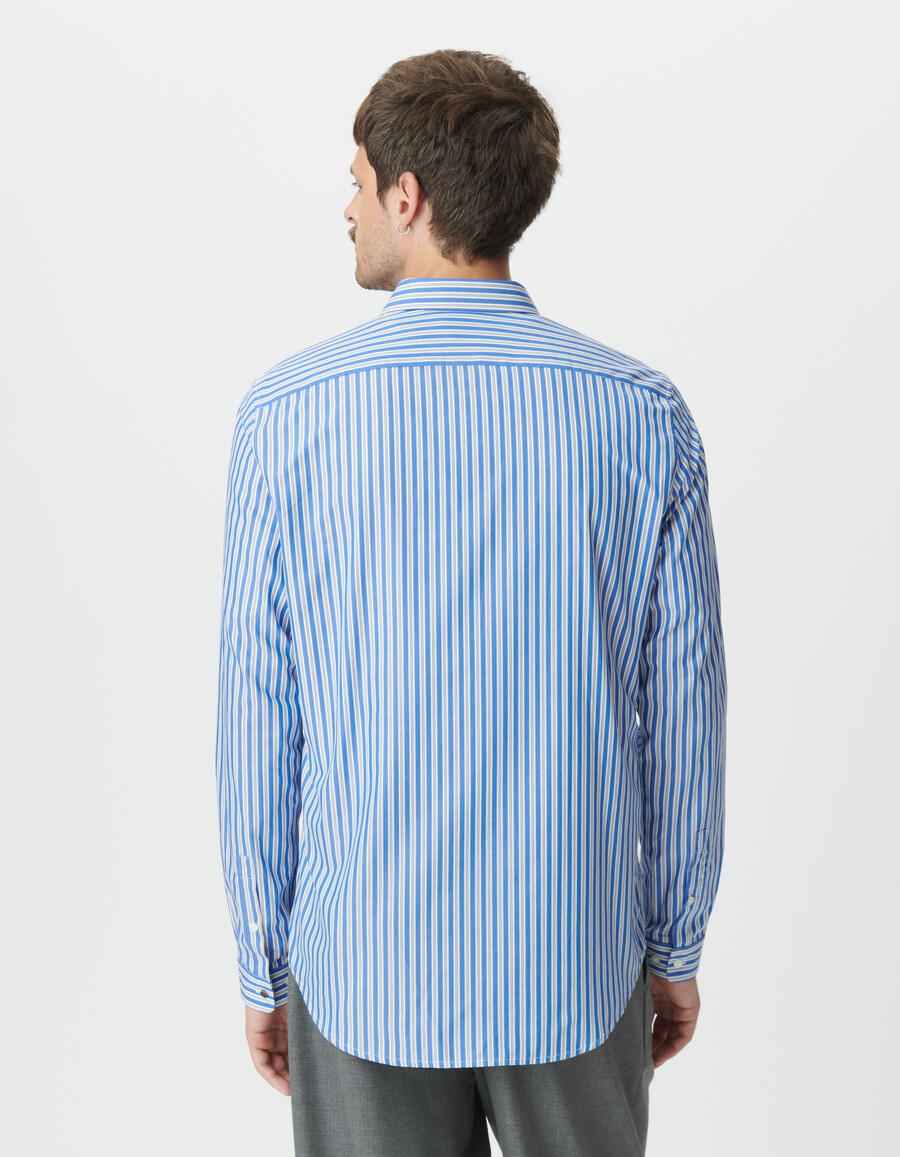 herrenhemd mit schmaler passform und blauem streifenmuster