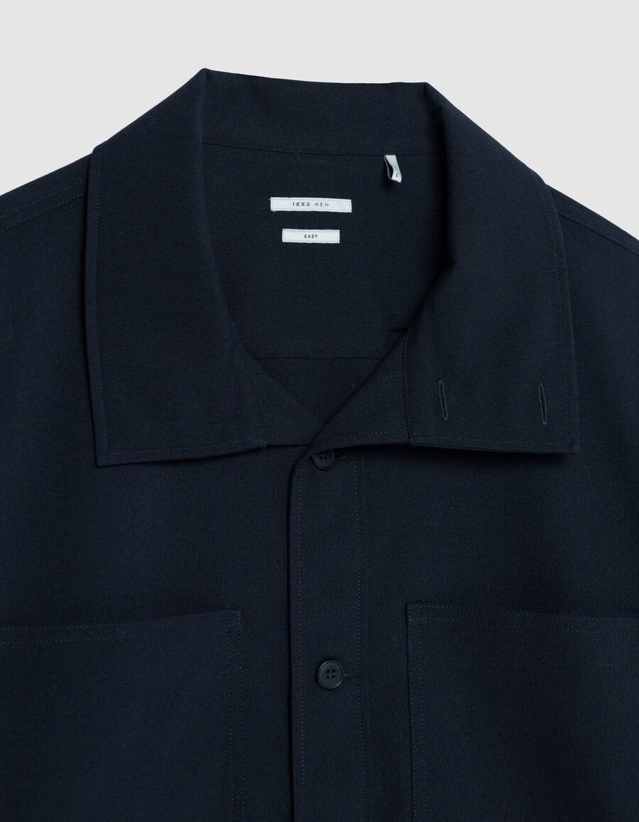 herren-overshirt in marineblau mit regulärer passform und aufgesetzten taschen