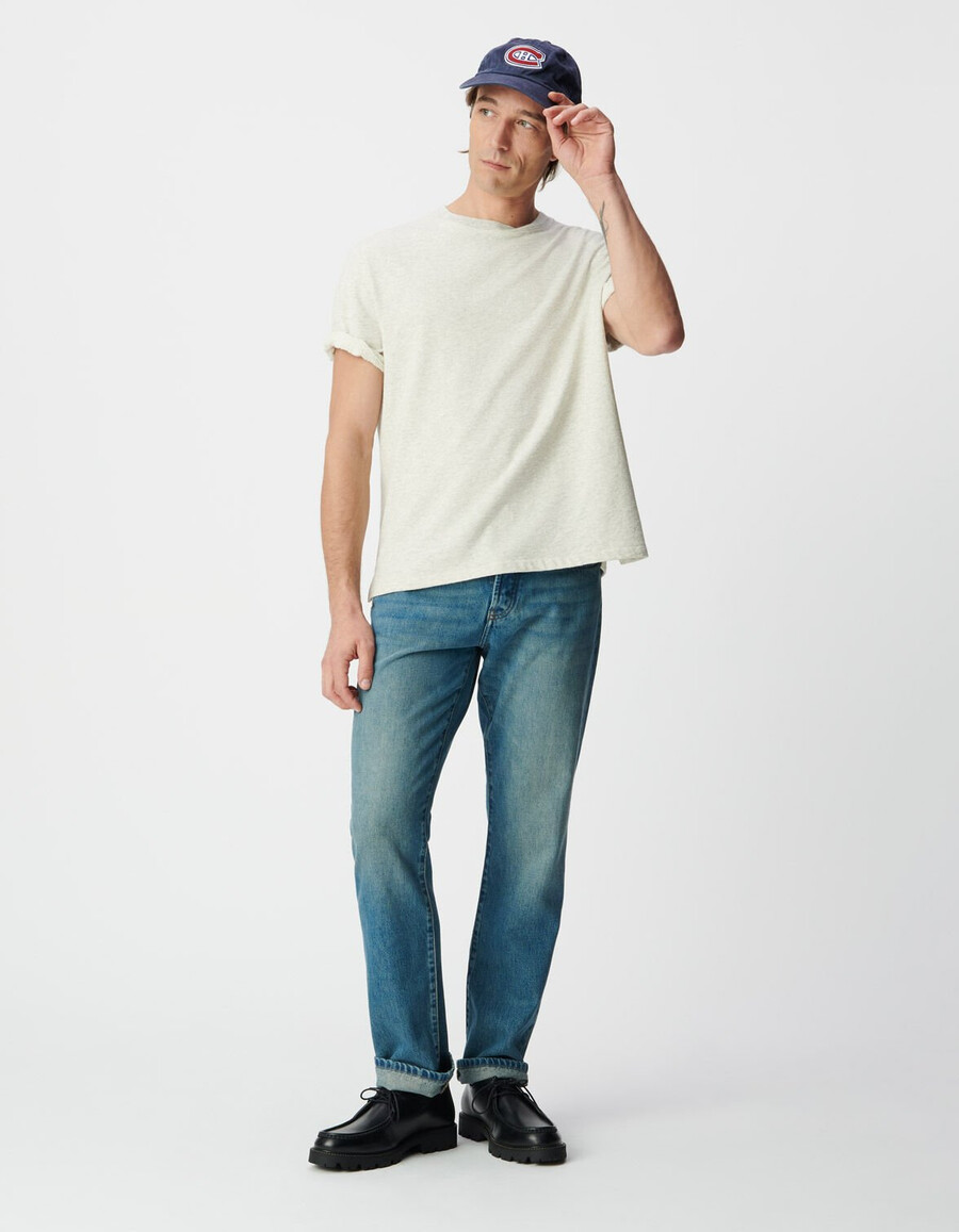 graues dekoratives strick-t-shirt für herren mit kurzen ärmeln