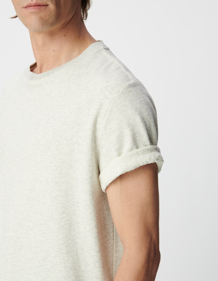 graues dekoratives strick-t-shirt für herren mit kurzen ärmeln