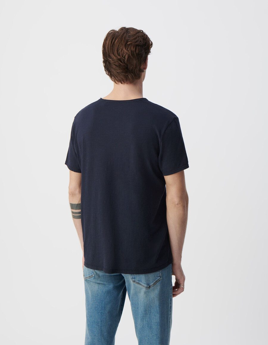 essential blaues herren-t-shirt mit v-ausschnitt