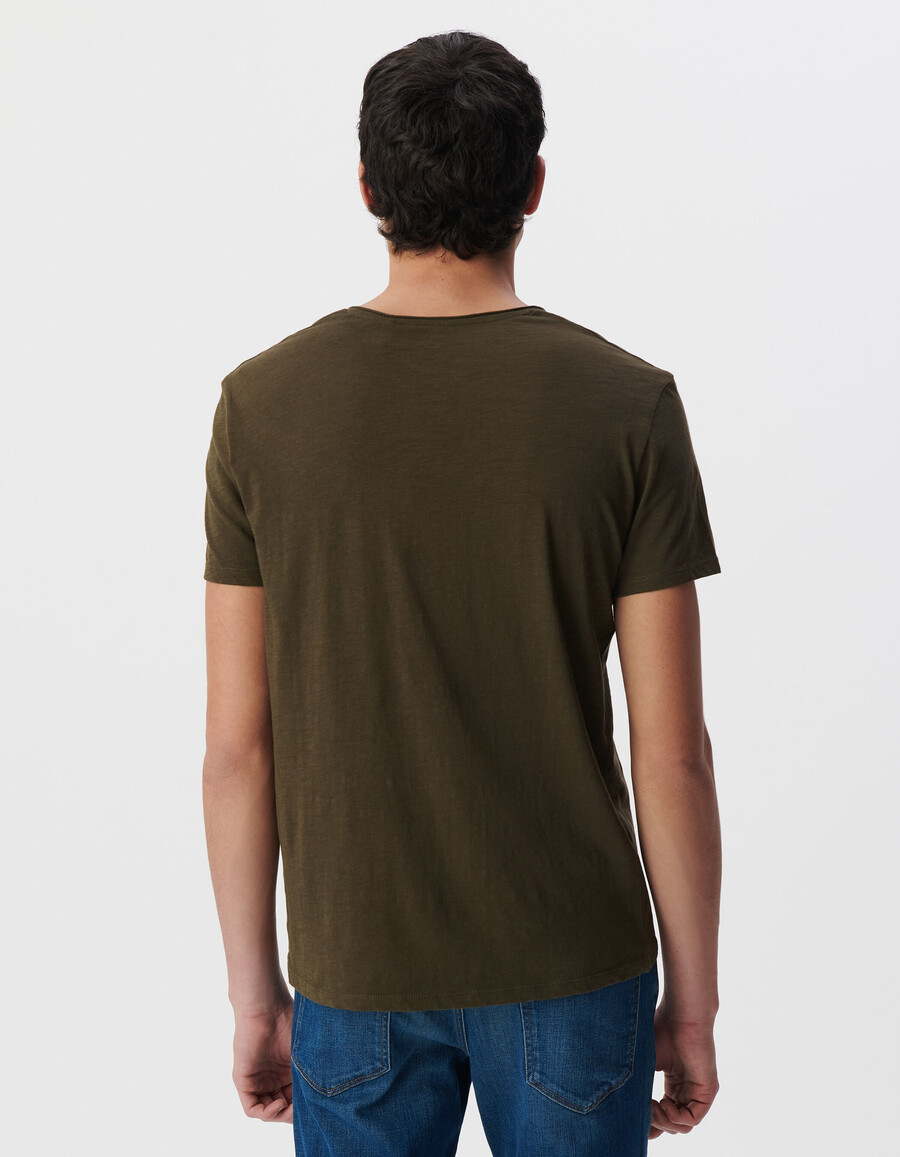 essential herren-t-shirt mit v-ausschnitt in dunkelkhaki