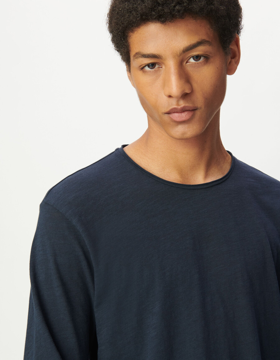 herren-langarmshirt mit rundhalsausschnitt in marineblau