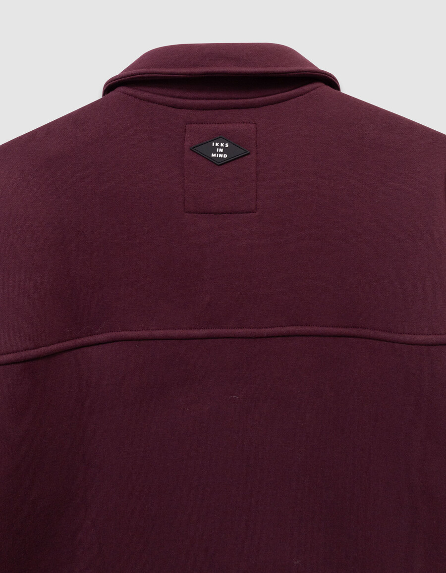 burgunderfarbene strickjacke für jungen mit reißverschluss und hemdkragen