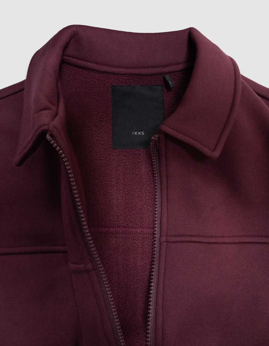 burgunderfarbene strickjacke für jungen mit reißverschluss und hemdkragen