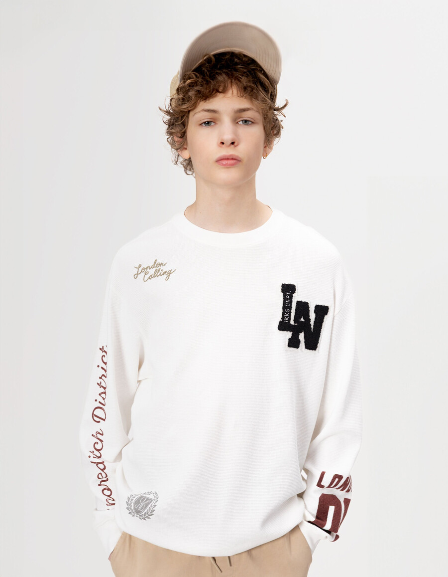weißes waffel-langarmshirt für jungen
