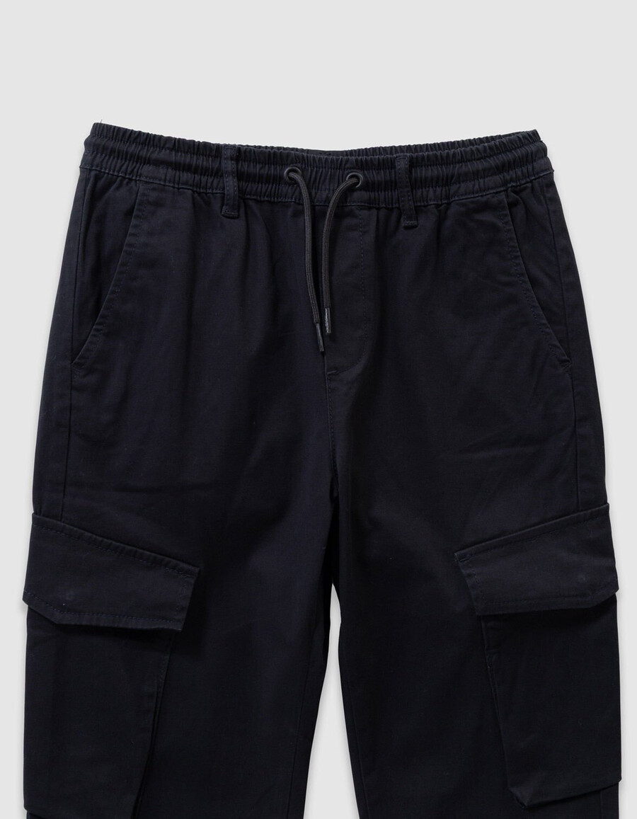 schwarze cargohose für jungen mit elastischem bund