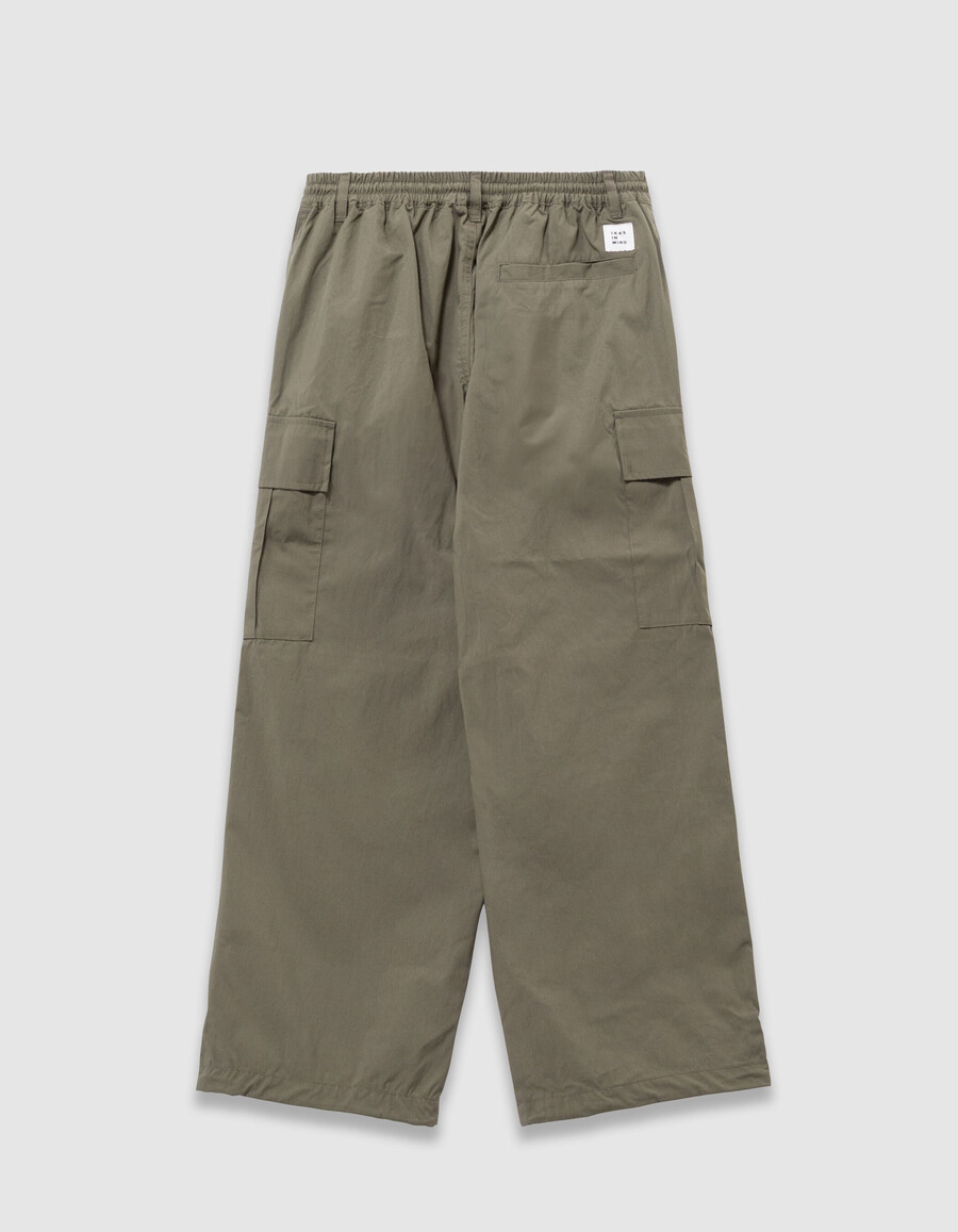 khakifarbene cargohose mit weitem bein für jungen