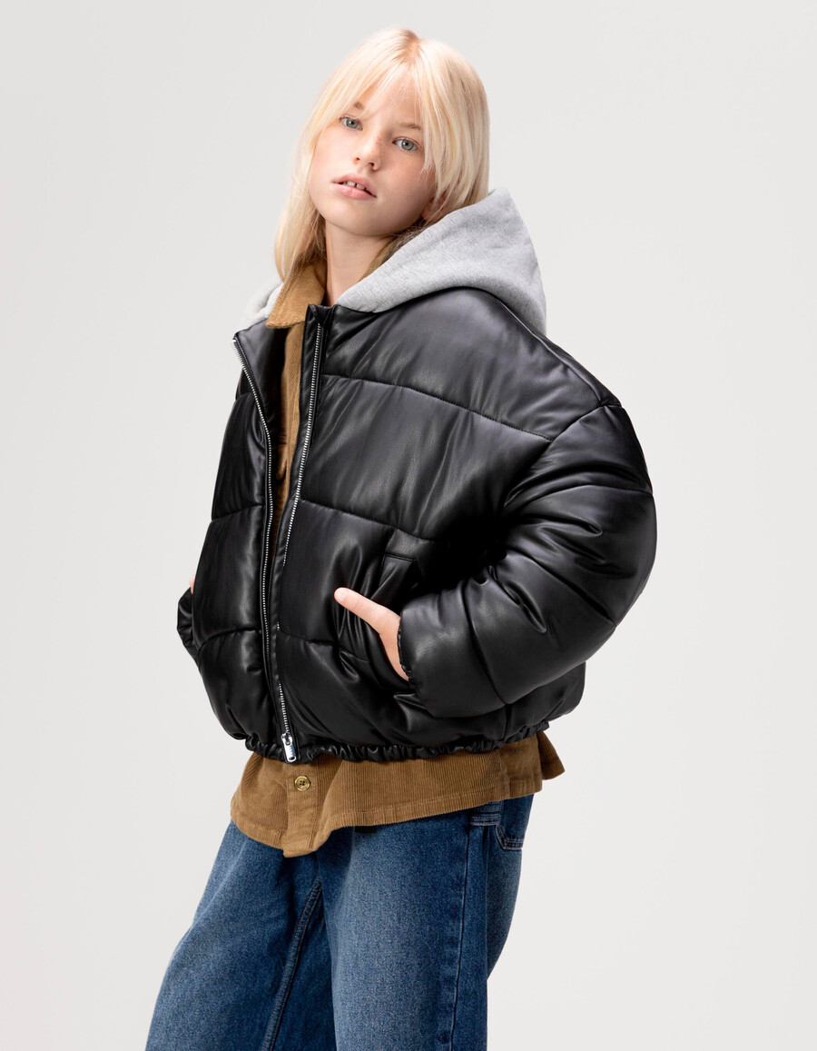 schwarze kurze steppjacke für mädchen kapuzenpullover aus sweatshirtstoff