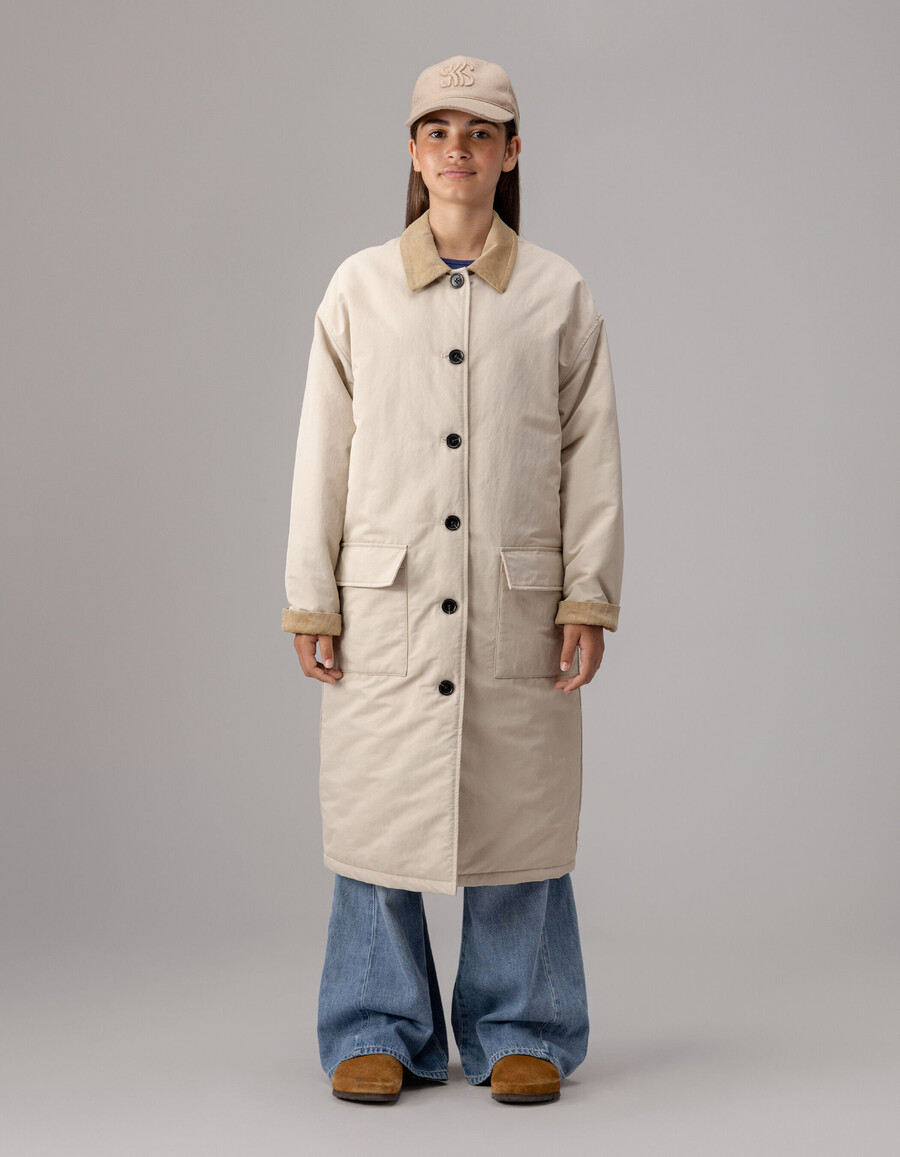 beigefarbener trenchcoat für mädchen mit samtkragen