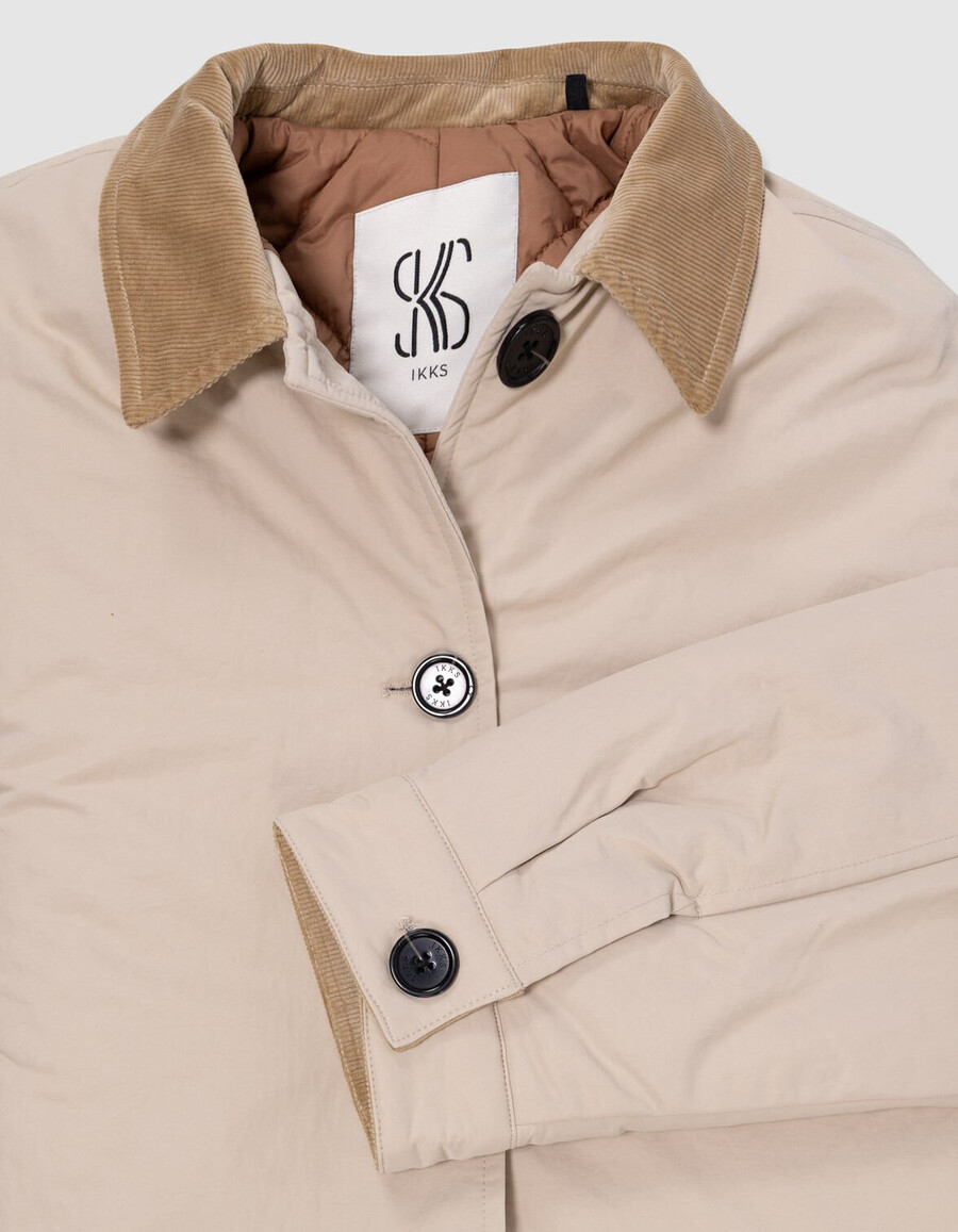 beigefarbener trenchcoat für mädchen mit samtkragen