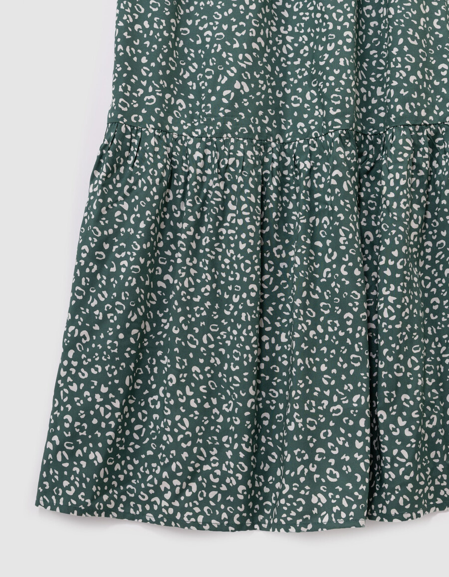 grünes trägerloses langes mädchenkleid mit leopardenmuster