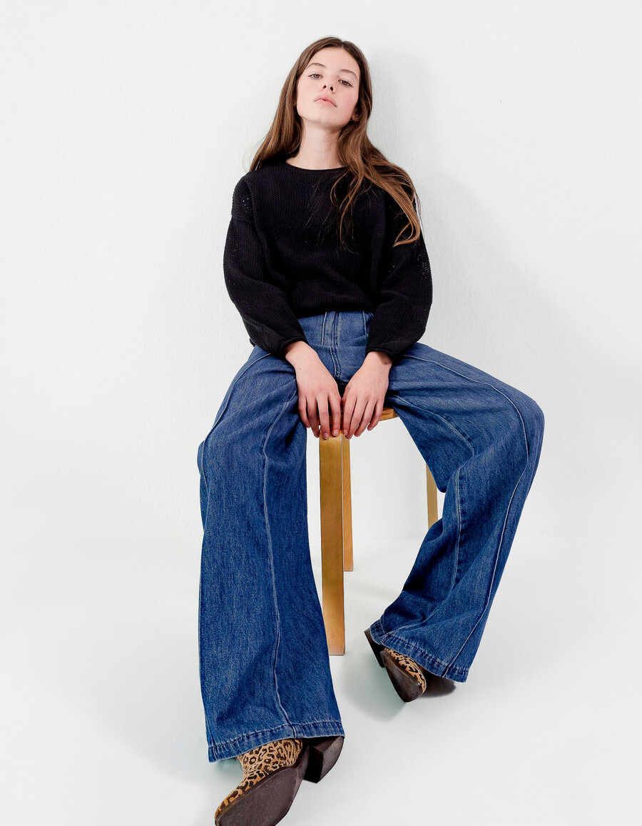 schwarzer pullover mit herzchenmuster für mädchen