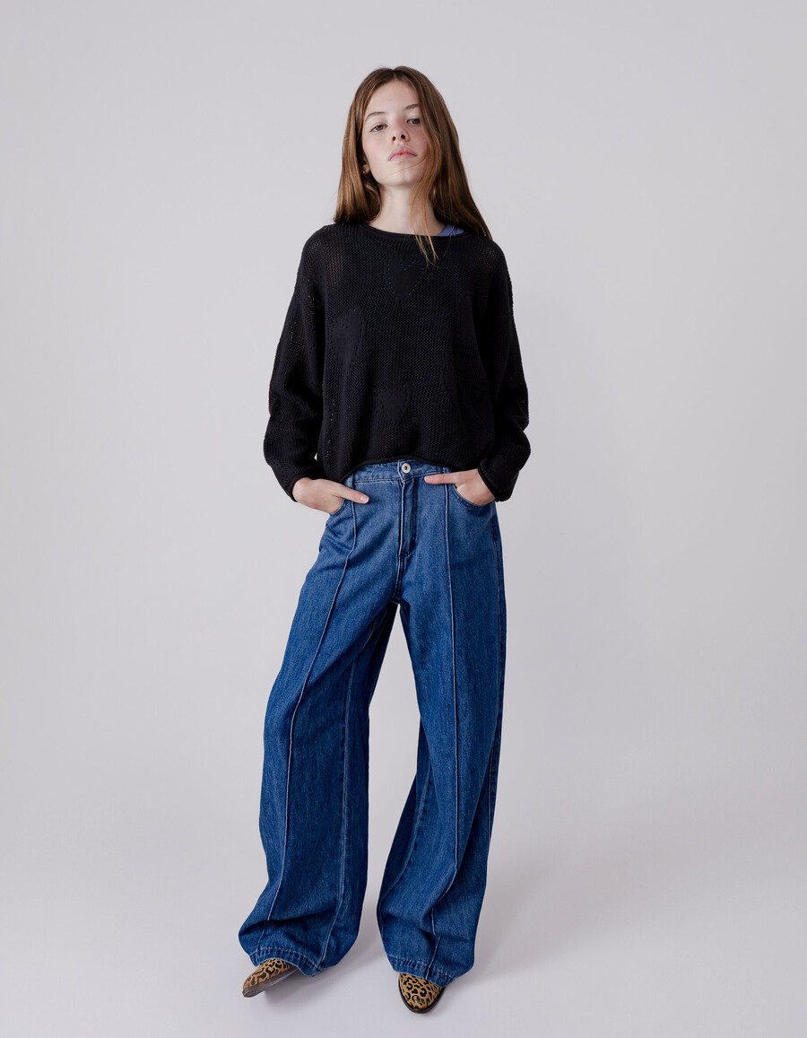 schwarzer pullover mit herzchenmuster für mädchen