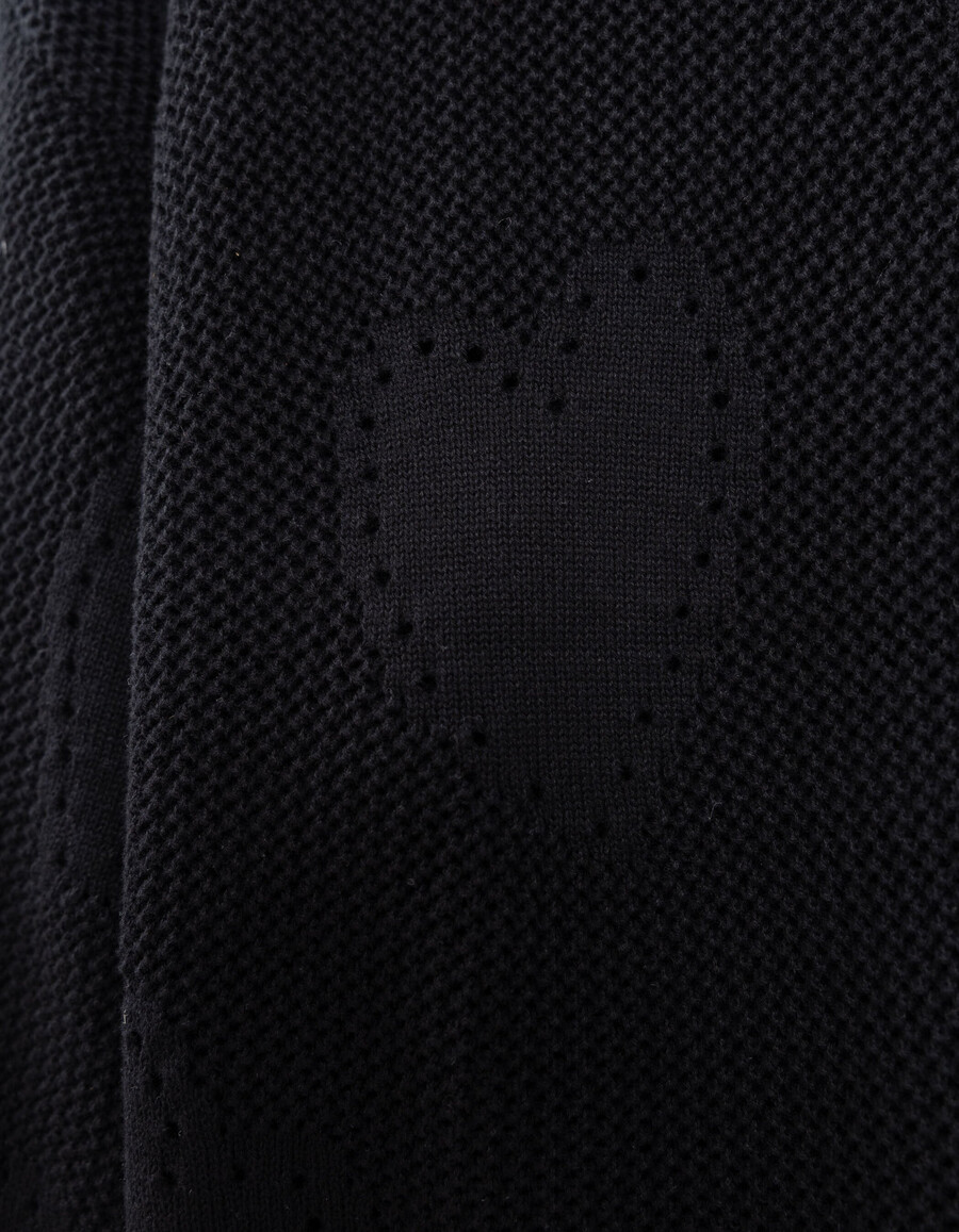 schwarzer pullover mit herzchenmuster für mädchen