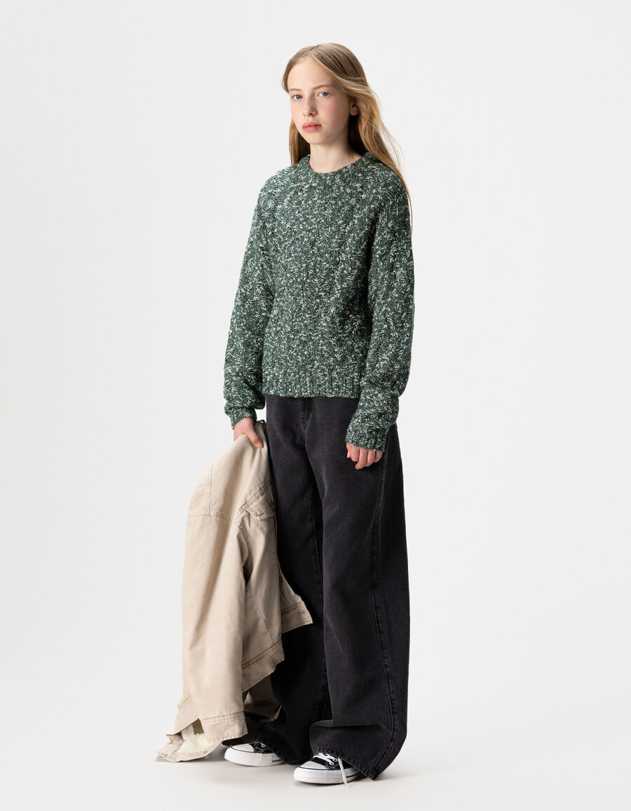 grüner dekorativer mouliné-strickpullover für mädchen