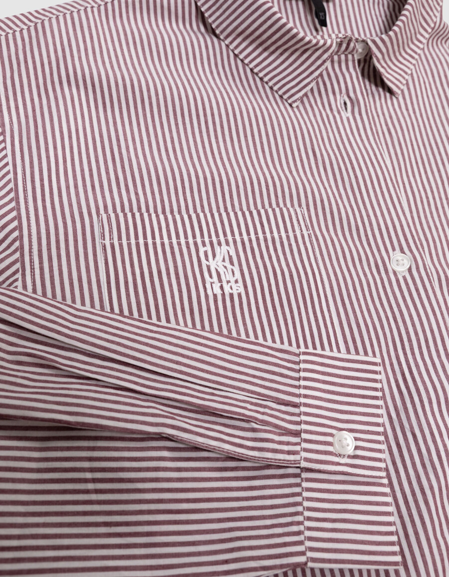 mädchen-cropshirt mit burgunderfarbenen streifen
