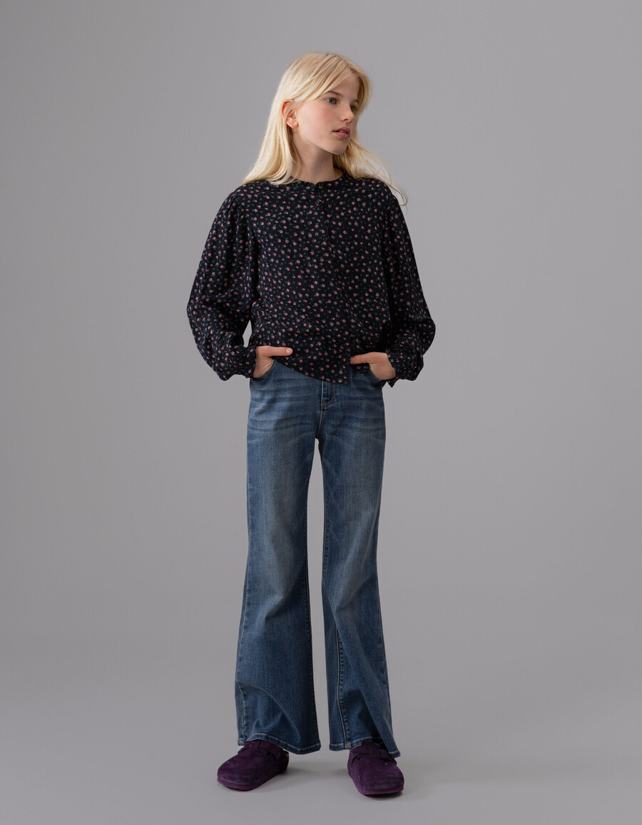 schwarze mädchenbluse mit mini-rosenmuster