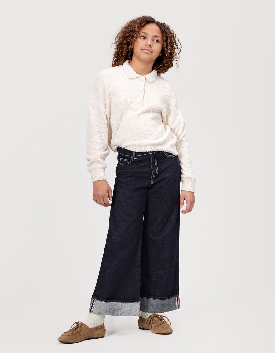 marineblaue mädchenjeans mit weitem bein und festem umschlag