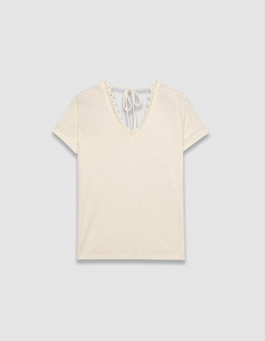weißes t-shirt mit v-ausschnitt vorne und hinten