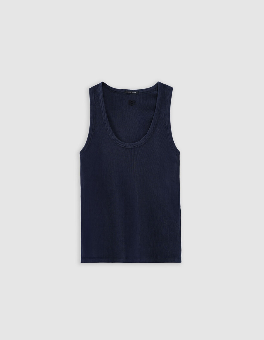 marineblaues damen-tanktop aus rippstrick mit gesticktem fischgrätmuster am rücken
