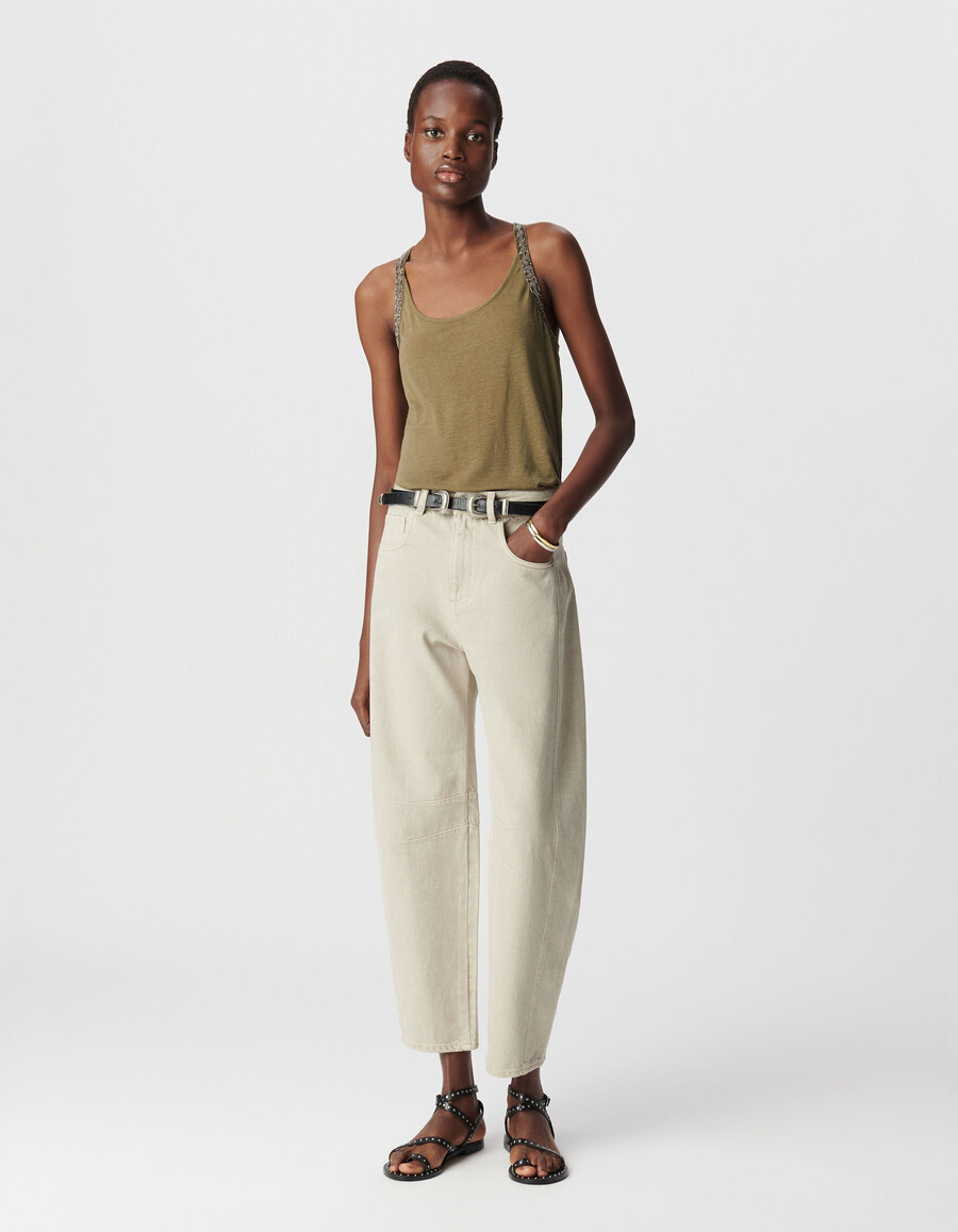 damen-top in khaki mit perlenbestickten armausschnitten