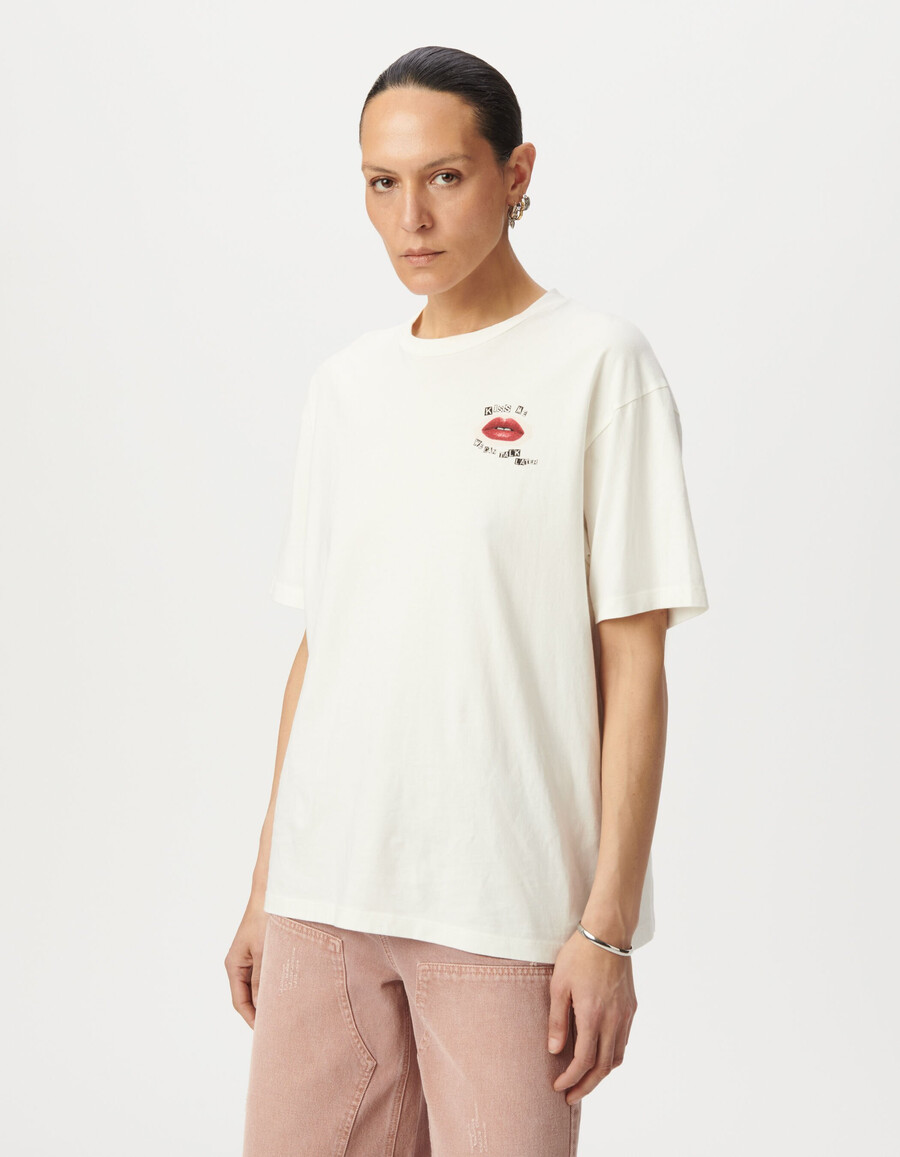 weißes t-shirt mit aufdruck