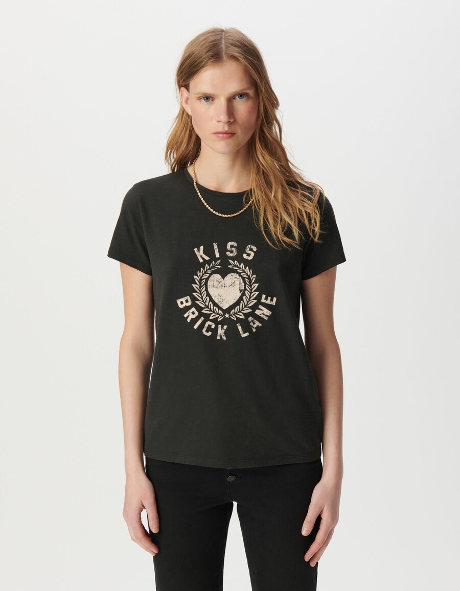 graues damen-t-shirt aus bio-baumwolle mit slogan und herzmotiv