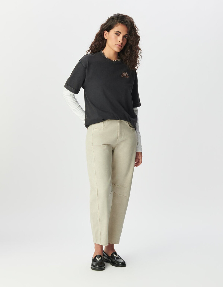 graues damen-oversize-t-shirt mit xl-motiv auf dem rücken