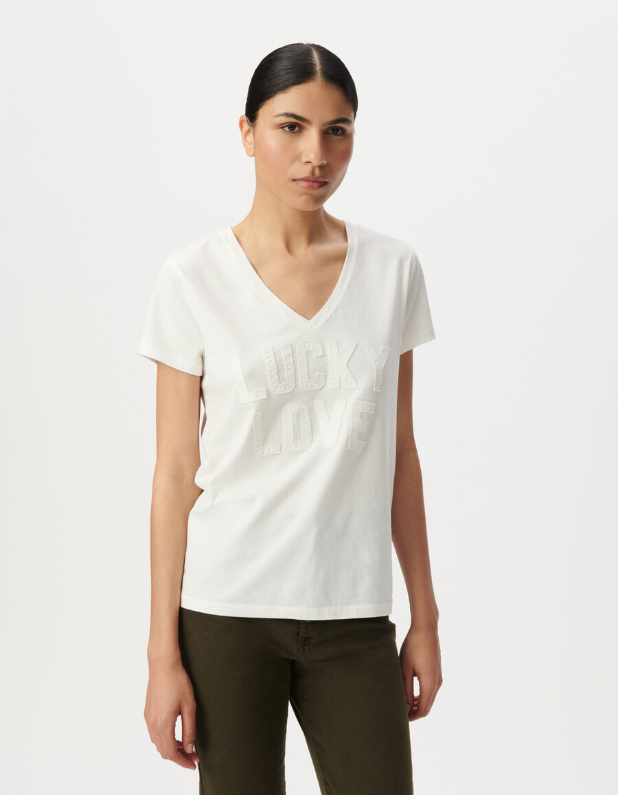 weißes damen-t-shirt aus bio-baumwolle mit gestickten buchstaben