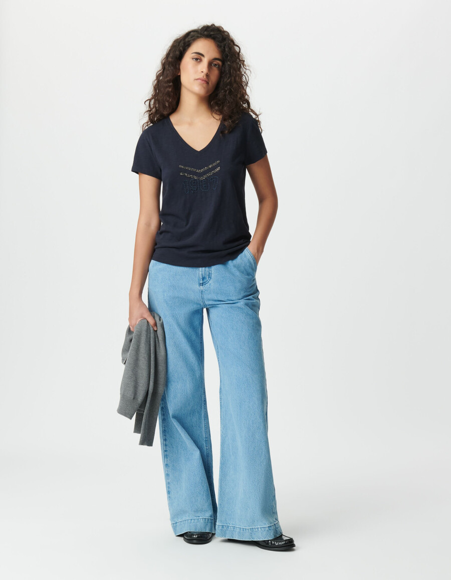 damen-t-shirt aus marineblauer bio-baumwolle mit gestickten winkeln