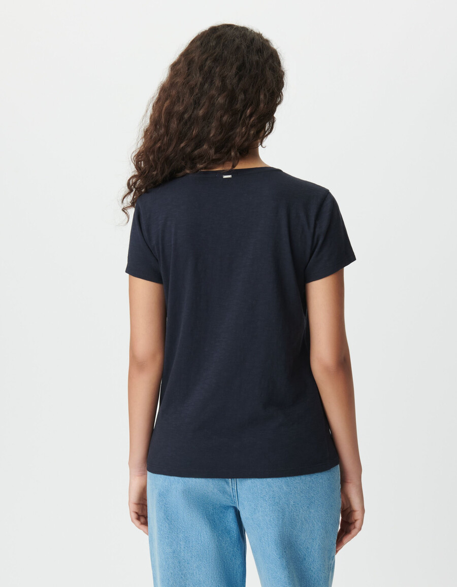 damen-t-shirt aus marineblauer bio-baumwolle mit gestickten winkeln
