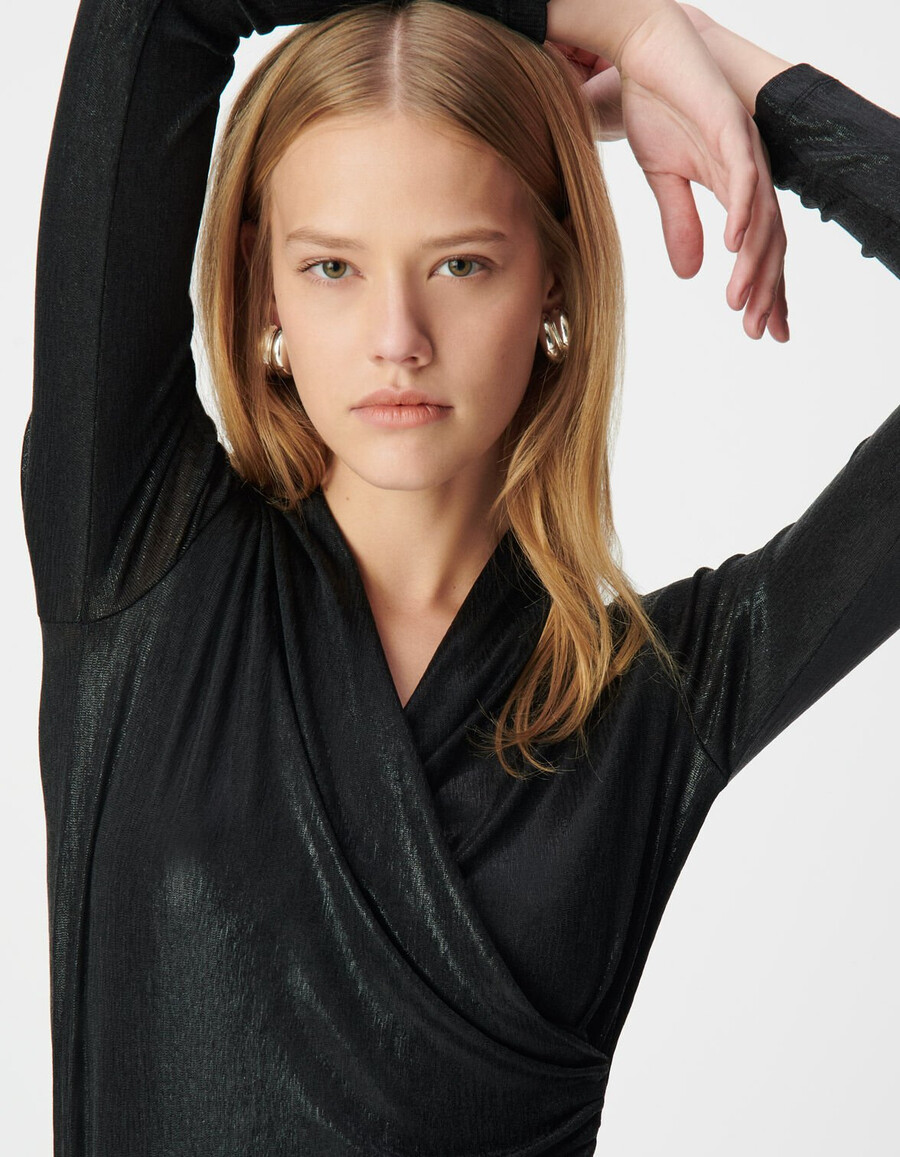 schwarzes lamé-wickelshirt für damen