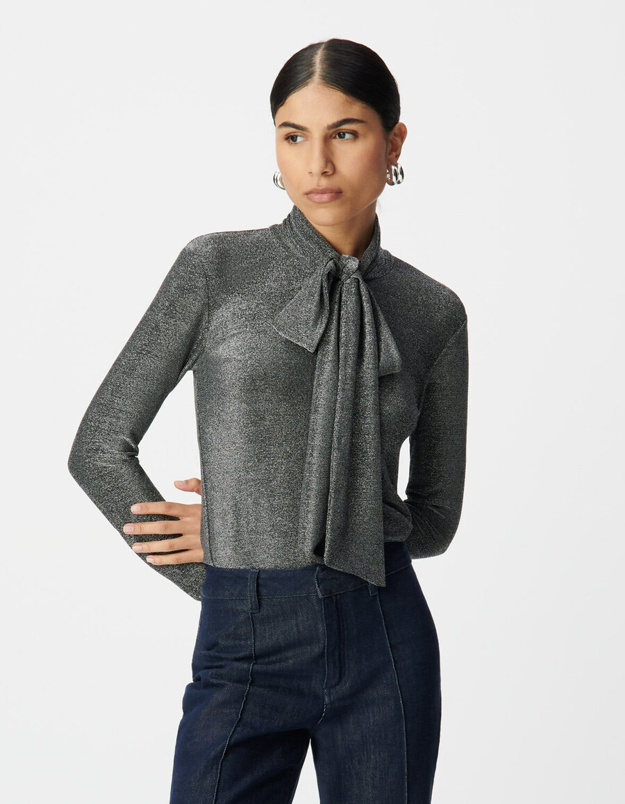 damen-t-shirt aus silbernem lurex-strick mit krawatte