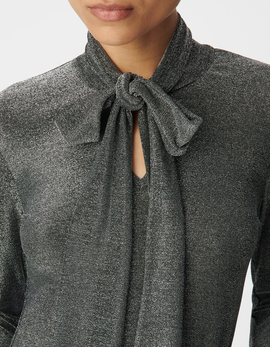 damen-t-shirt aus silbernem lurex-strick mit krawatte