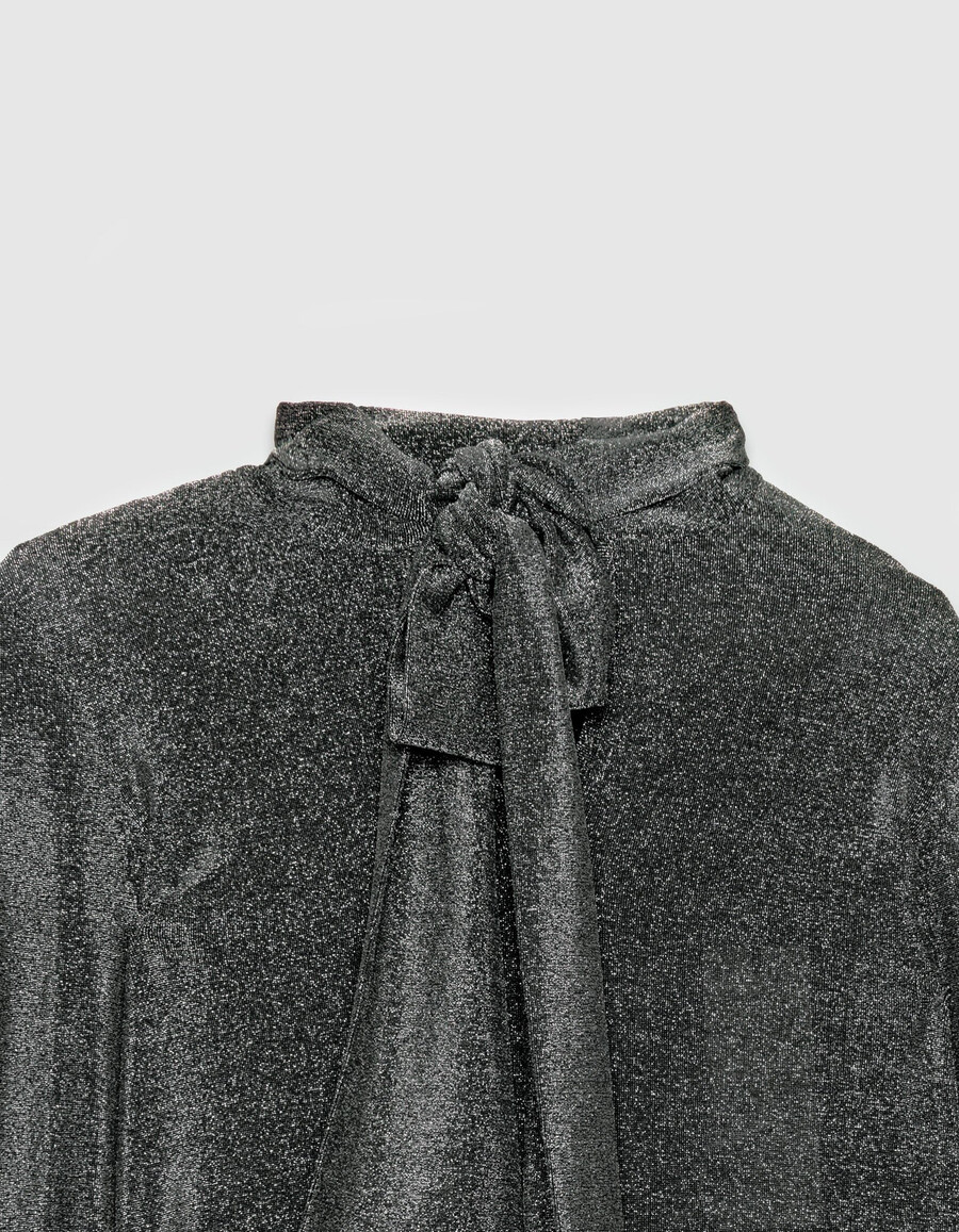 damen-t-shirt aus silbernem lurex-strick mit krawatte