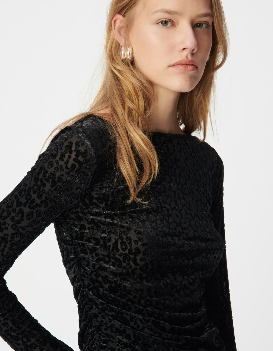 schwarzes samt-t-shirt für damen mit leopardenmuster