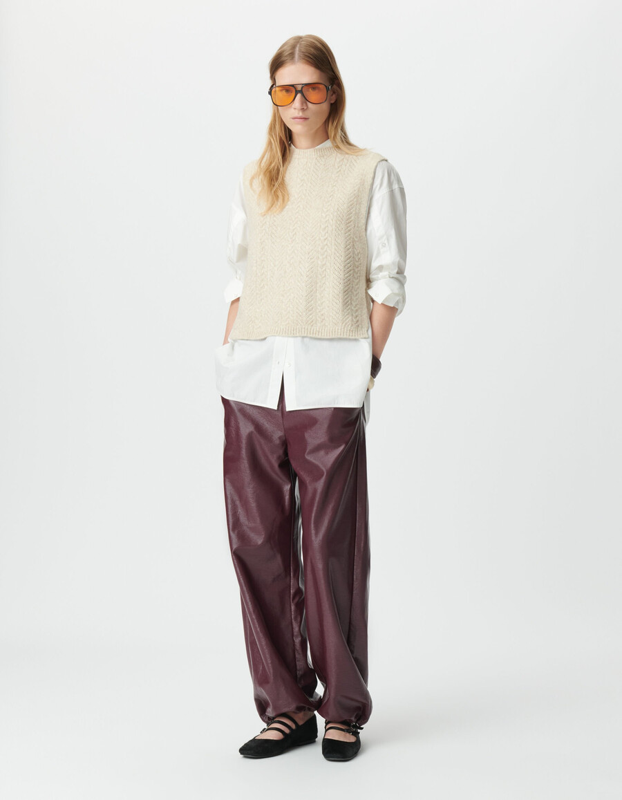 beigefarbenes ärmelloses stricktop mit latz für damen