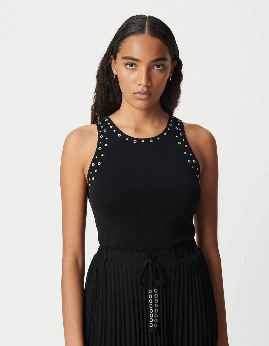 schwarzes ärmelloses stricktop für damen mit nieten