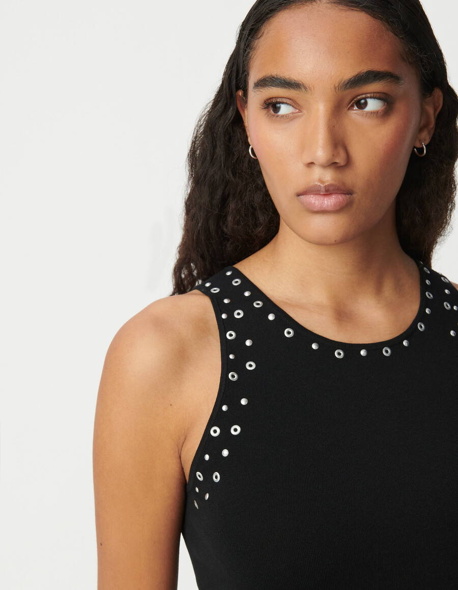 schwarzes ärmelloses stricktop für damen mit nieten