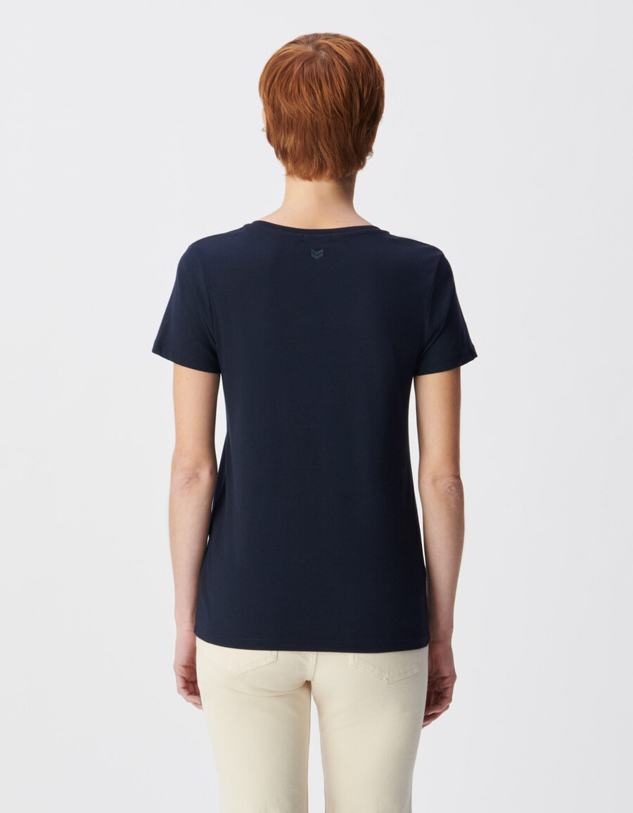 damen-t-shirt mit v-ausschnitt und chevron-stickerei im marineblau