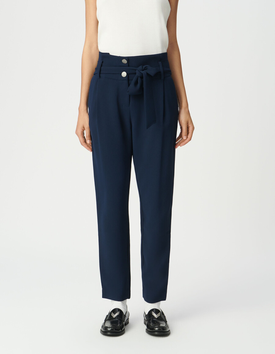 marineblaue hochgeschnittene hose mit gürtel