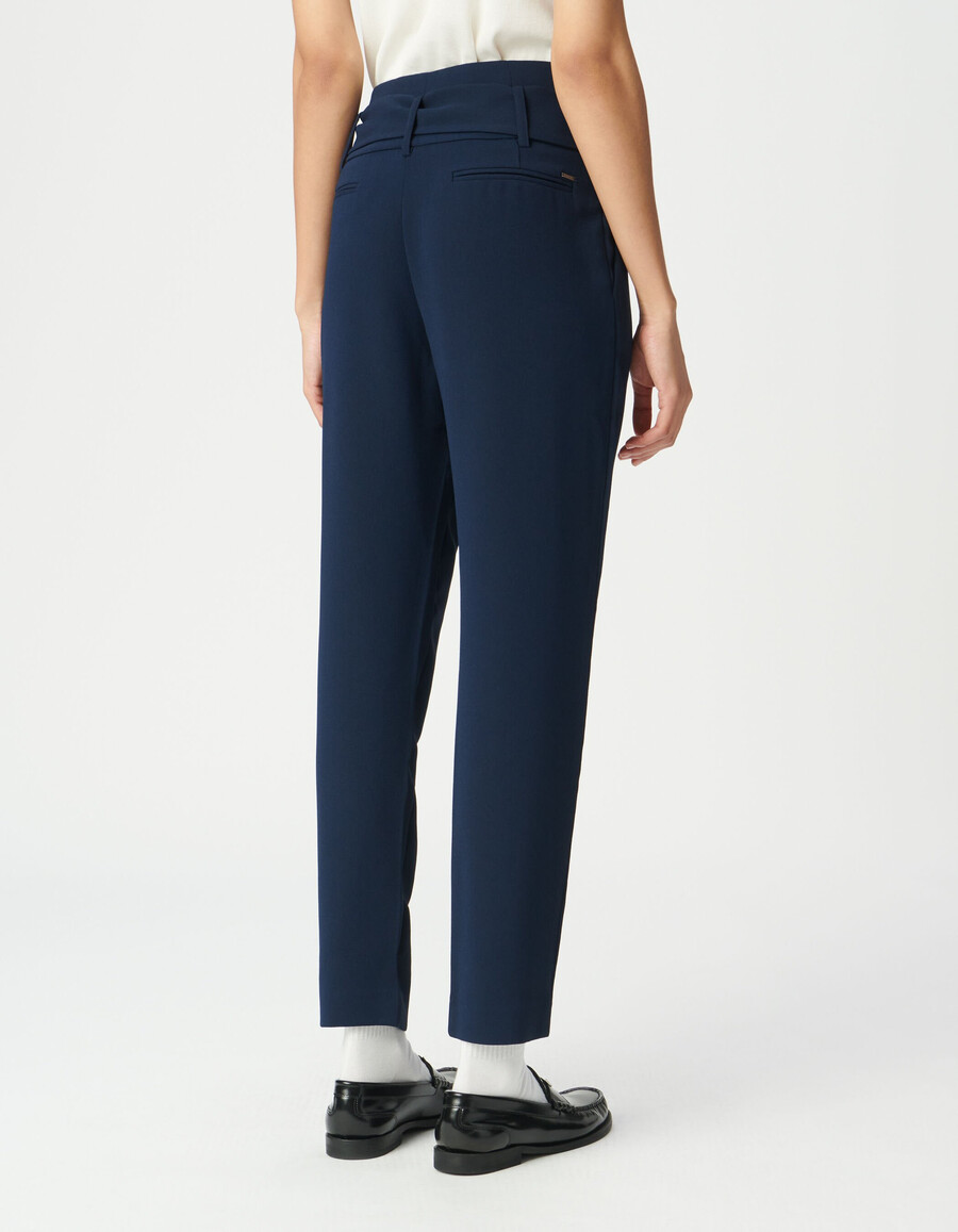 marineblaue hochgeschnittene hose mit gürtel