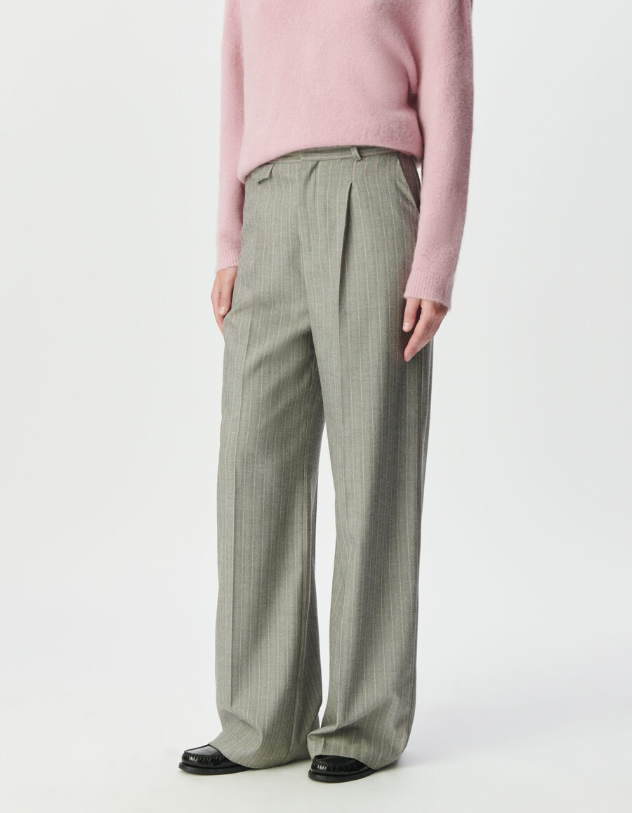 graue damen-anzughose mit rosa streifen