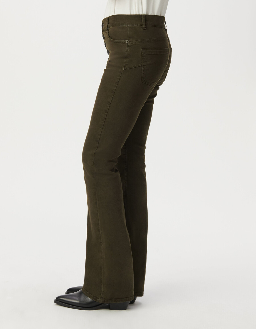 khakifarbene damen-schlagjeans mit sichtbaren knöpfen