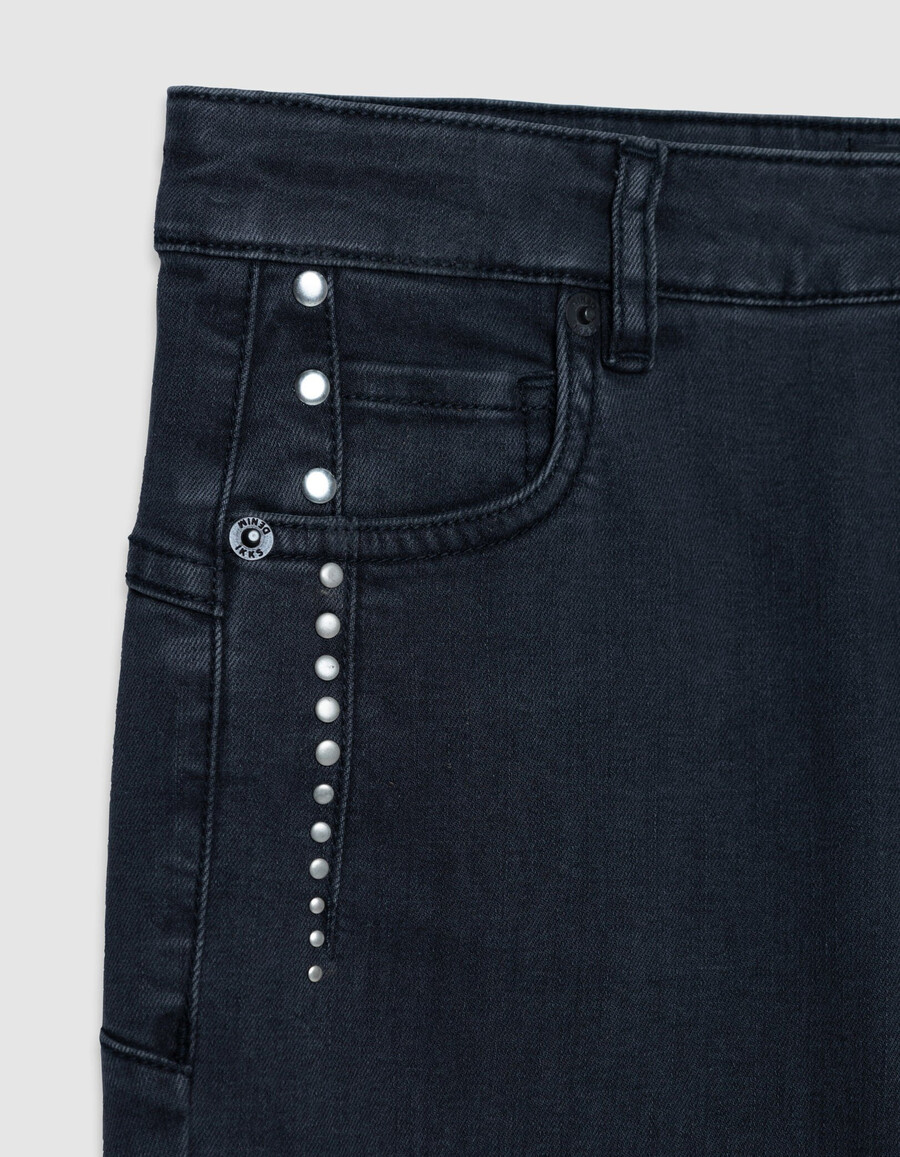 graue hochgeschnittene slim-jeans mit nietenbesatz von nina women