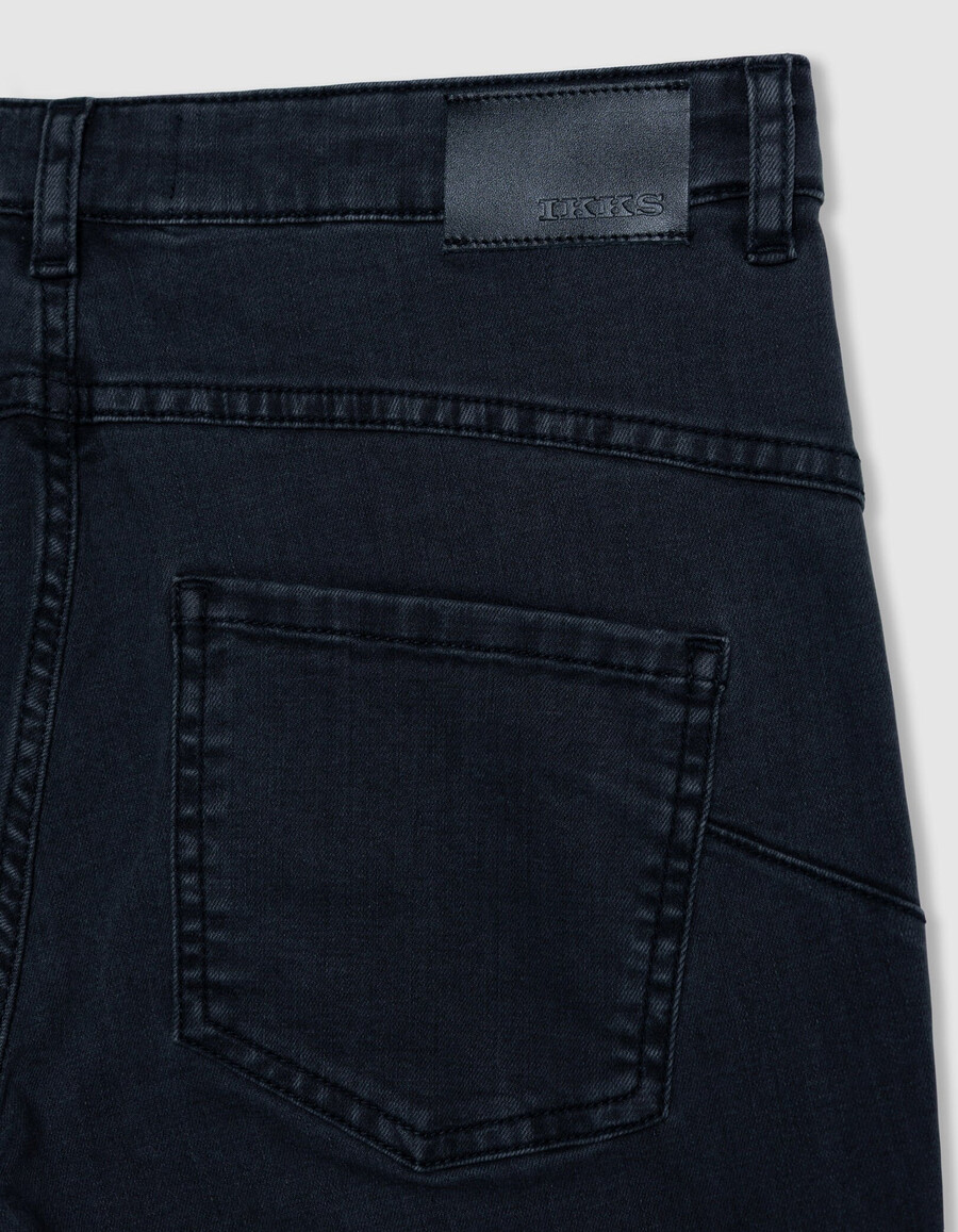 graue hochgeschnittene slim-jeans mit nietenbesatz von nina women
