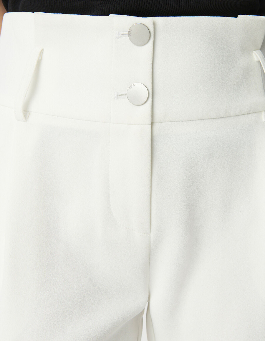 weiße damenhose mit geradem bein und hohem bund