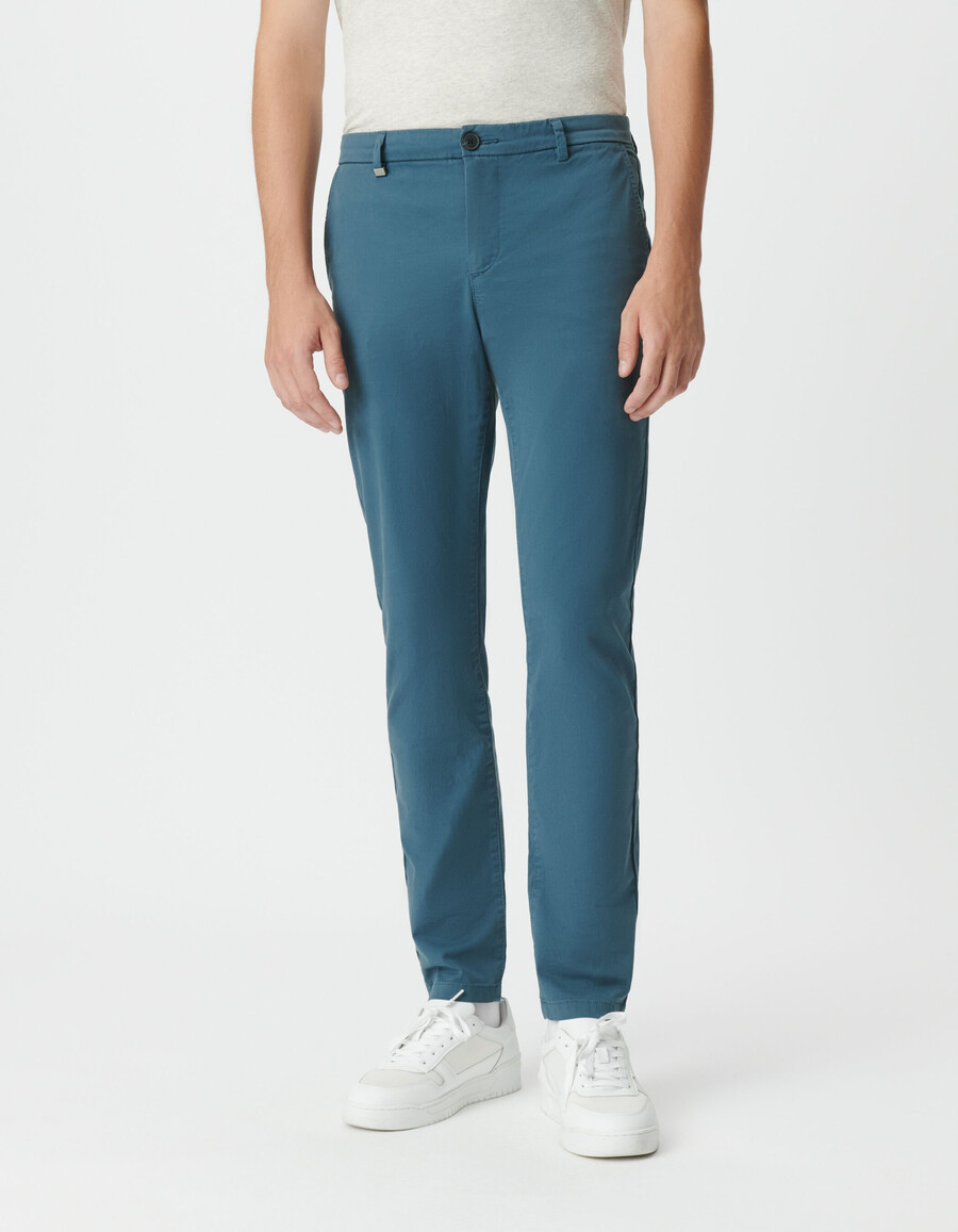 herren-chinos in grau und blau schmal geschnitten